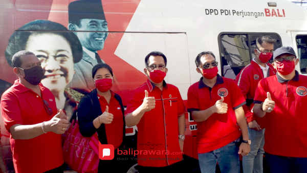  Tama Tenaya Bagikan 3000 Masker dan APD di Kuta Selatan