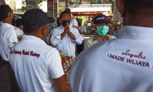  Semangat Gotong-royong Kader Gerindra, Made Wijaya Bantu Warga Terdampak Covid-19 di Tanjung Benoa