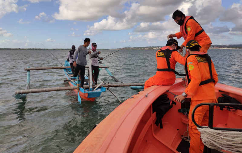  Pencarian Nelayan Hilang di Perairan Benoa, Basarnas Bali Lakukan Penyelaman