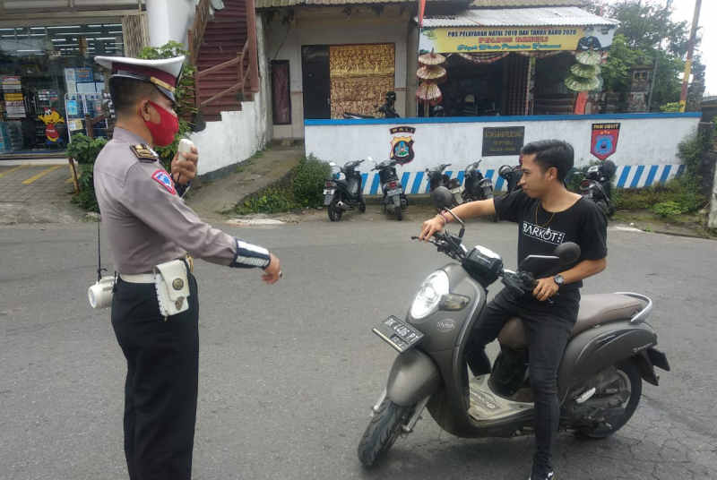  Polisi Masih Temukan Puluhan Pengendara Bermotor Tak Gunakan Masker di Bangli