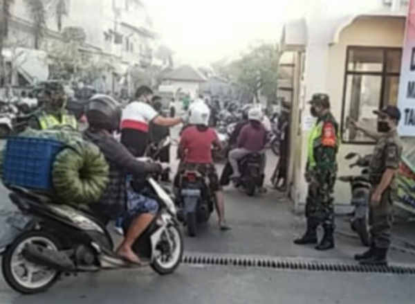  TNI-Polri Bersama Gugus Tugas, Disiplinkan Masyarakat Klungkung Terkait Protokol Kesehatan Covid-19