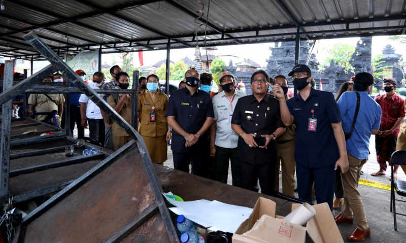  Pasca Kebakaran, Bupati Giri Prasta Pastikan Perbaikan Pasar Desa Adat Penarungan Segera Digarap