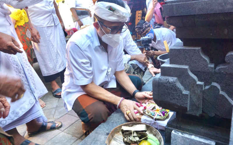  Jaya Negara Mendem Pedagingan di Gedong Pura Pucuk Sari Banjar Kaliungu Kelod