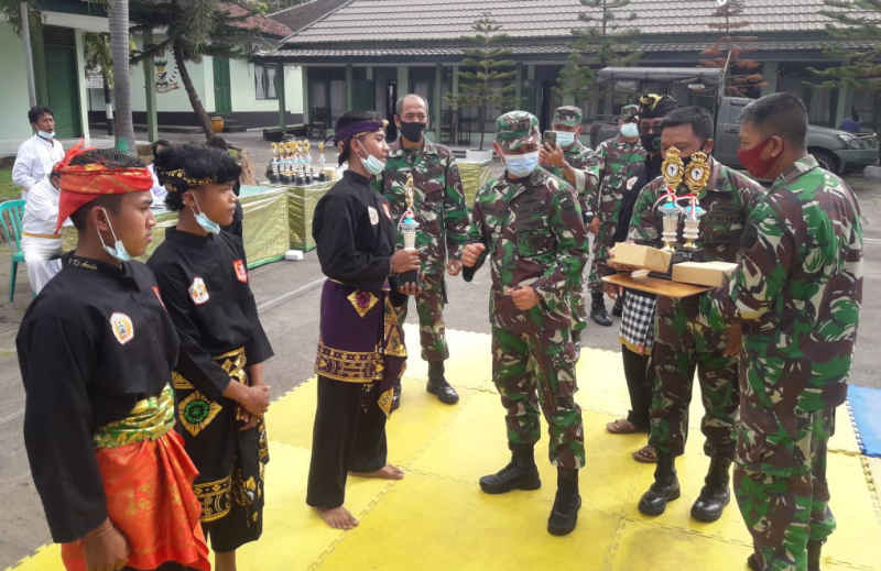  Komsos Kreatif Kodim Karangasem Bentuk SDM Generasi Muda Unggul Melalui Turnamen Pencak Silat