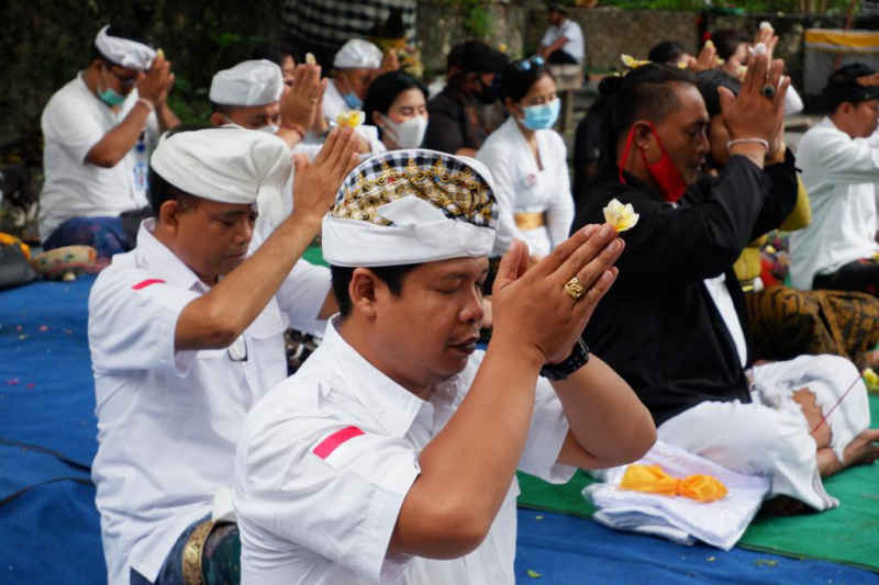  Ciptakan Kerukunan antar Umat Beragama, Pejuang Bravo5 Denpasar Gelar Doa bersama