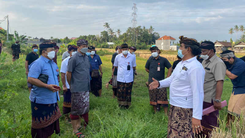  Belum Terprogram Tuntas, Wabup Suiasa Tinjau Lokasi  TPST Berbasis 3R  Desa Gulingan