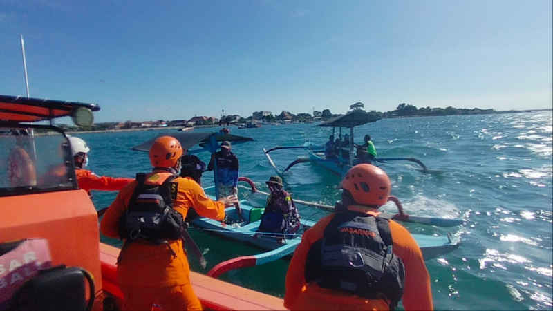  Mesin Jukung Mati, Tiga Nelayan Dievakuasi Basarnas