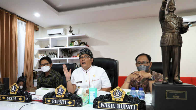  Bupati Giri Prasta Ikuti Bimbingan Pelaksanaan Penyusunan Rencana Aksi Bupati dari Kemendagri