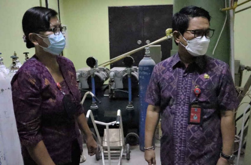  Sekda Adi Arnawa Cek Kesiapan RSD Mangusada, Pastikan Ketersediaan Oksigen di Badung Aman