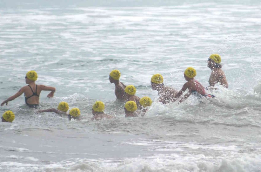  Ratusan Perenang Berlomba di Pantai Kuta Demi Pariwisata Bangkit