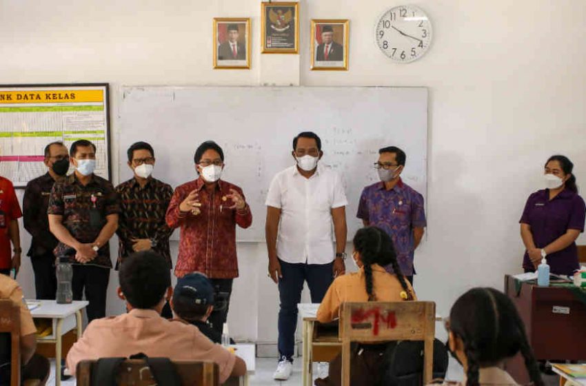  Bupati Giri Prasta Monitoring PTM Terbatas di Sejumlah Sekolah di Kabupaten Badung