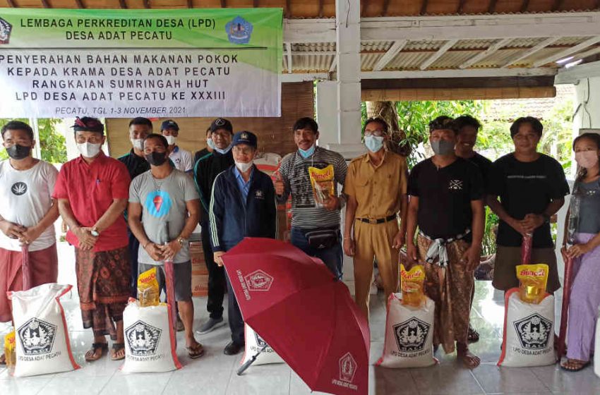  Rangkaian HUT ke XXXIII, LPD Pecatu Sisihkan Laba untuk Bantuan Kebutuhan Pokok Warga