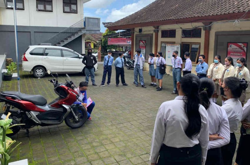  Generasi #Cari_Aman, SMKN 2 Tabanan Diberikan Edukasi Selamat di Jalan dengan Prokes