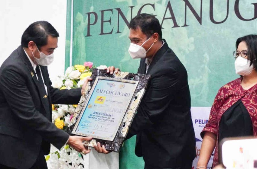  Konsisten Berdayakan Masyarakat, PLN Raih Penghargaan Platinum di Ajang BUMN CSR Award Bali