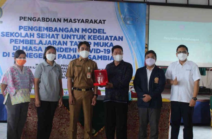  Mahasiswa MIKM FK Unud Lakukan Sosialisasi Pedoman Sekolah Sehat