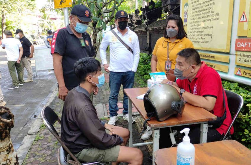  Belasan Orang Pelanggar Prokes Terjaring Tim Yustisi Denpasar