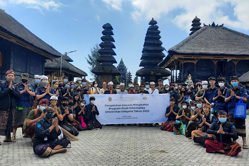  Civitas Informatika FMIPA Unud Laksanakan Bakti Sosial di Pura Ulun Danu Batur Kintamani