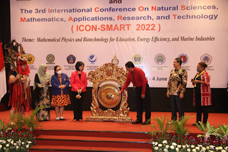  Fakultas MIPA Universitas Udayana Tuan Rumah ICON-SMART 2022