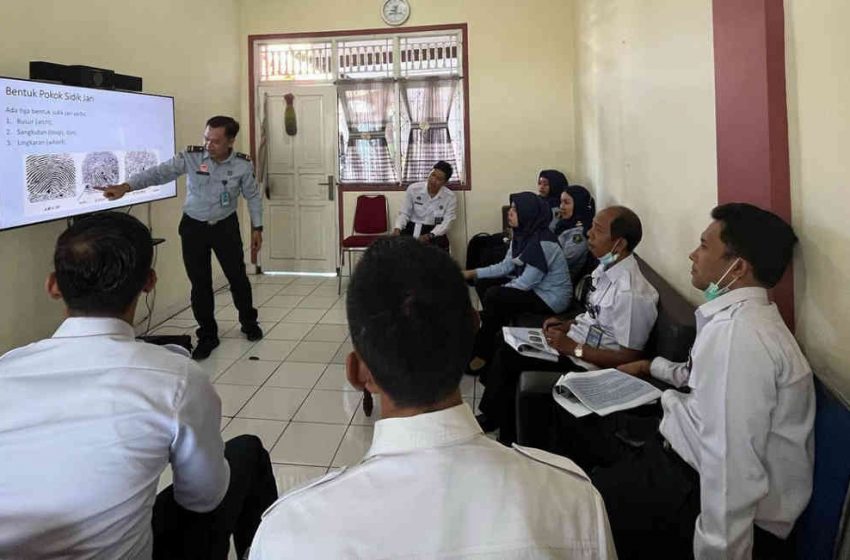  Petugas Lapas Tabanan Belajar Ilmu Daktiloskopi Bersama Tim Ditjen AHU