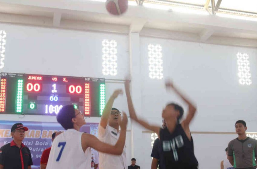  Sekda Adi Arnawa, Buka Kejuaraan Kabupaten Kompetisi Bola Basket U-15