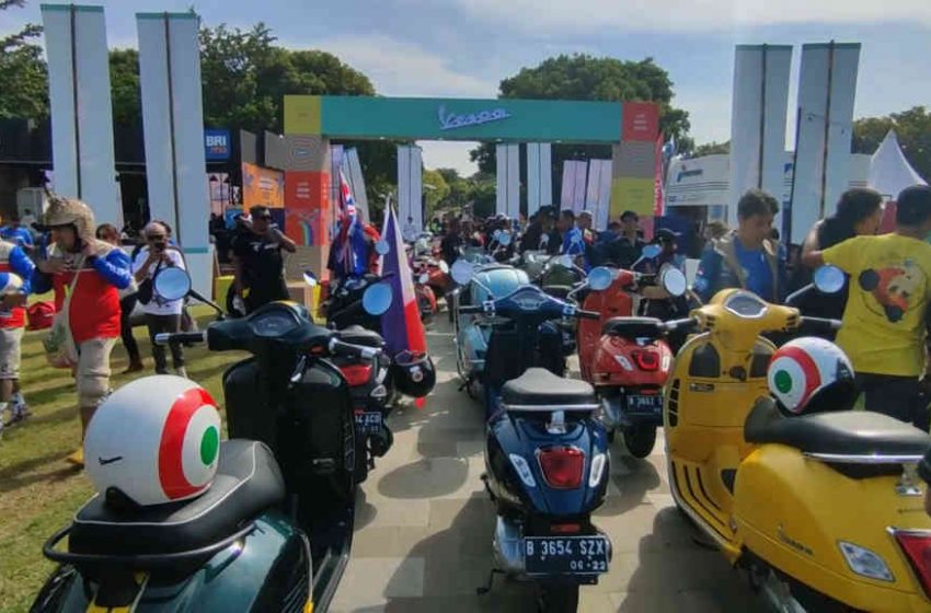  Tumpah Ruah, Ribuan Vespisti Hadiri Vespa World Days 2022 di Pulau Peninsula