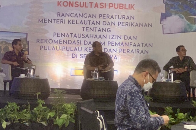  Akademisi FH Unud Hadiri Konsultasi Publik Oleh Sekjen KKP RI