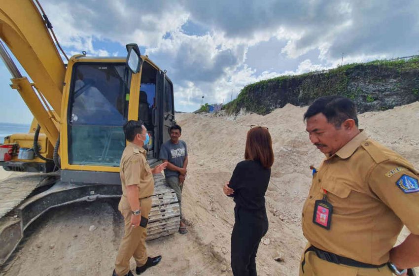  Proyek Pengerukan di Sekitar Tebing Pantai Dreamland Dihentikan Sementara