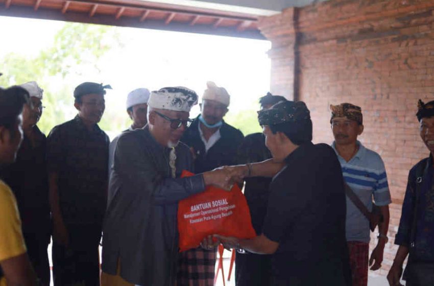  Peduli Masyarakat, MO PKPA Besakih Serahkan Sembako untuk Lansia dan Warga Kurang Mampu