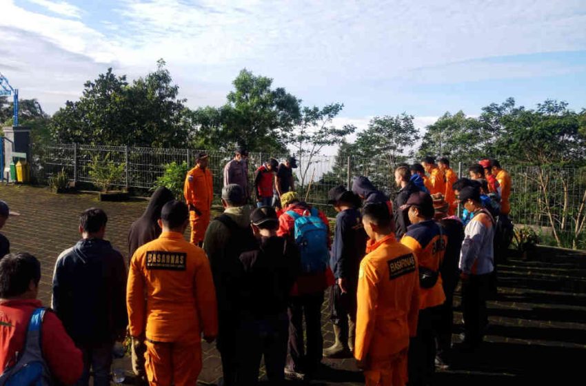  Dua WNA Tersesat Saat Mendaki Gunung Agung