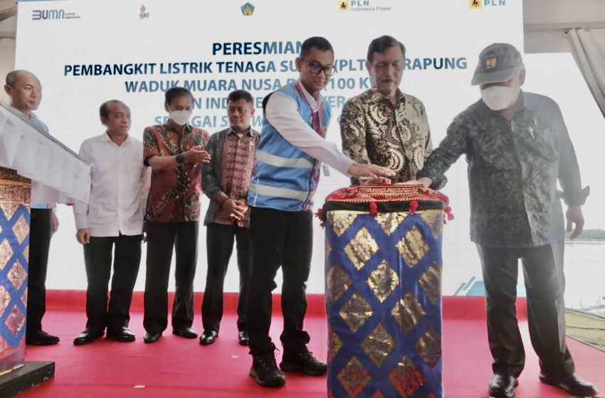  Menuju Net Zero Emission, Menko Luhut Resmikan PLTS Terapung Milik PLN di Nusa Dua