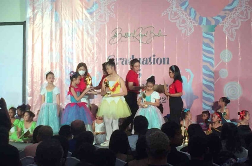  Ratusan Ballerina dari Ballet Royal Bali, Unjuk Kebolehan Perebutkan Scholarship ke Malaysia