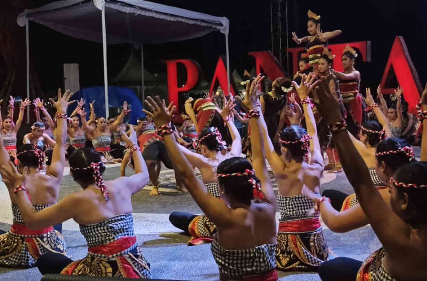  Tari Kecak Perempuan Inovatif, Ikon Perdamaian Sebagai Media Promosi Pantai Jerman