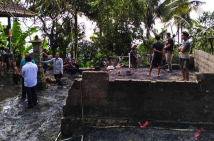  Diduga Konseling Listrik, Dapur Warga di Manggis Ludes Terbakar