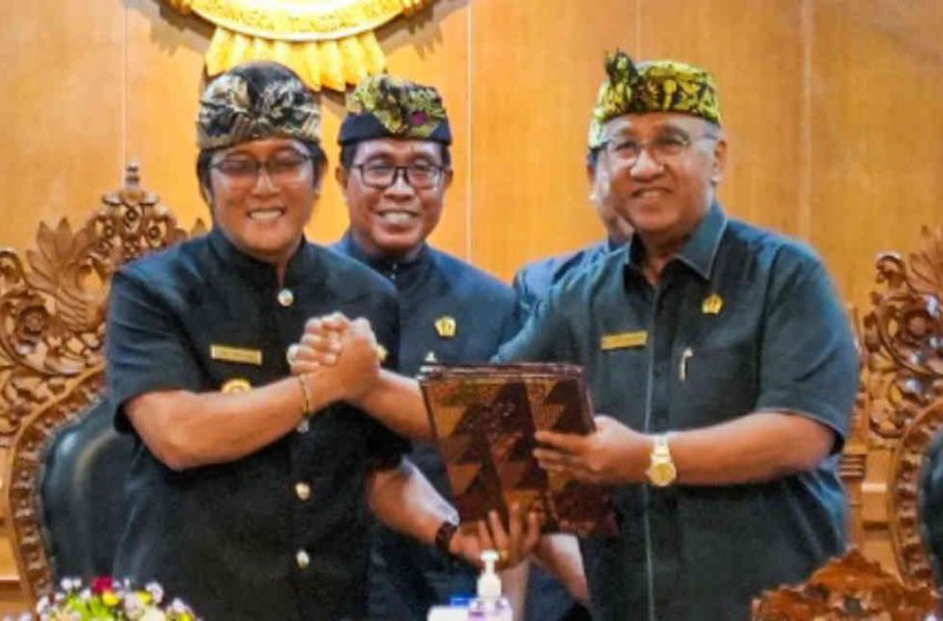  Bupati Giri Prasta Sampaikan LKPJ Tahun 2022