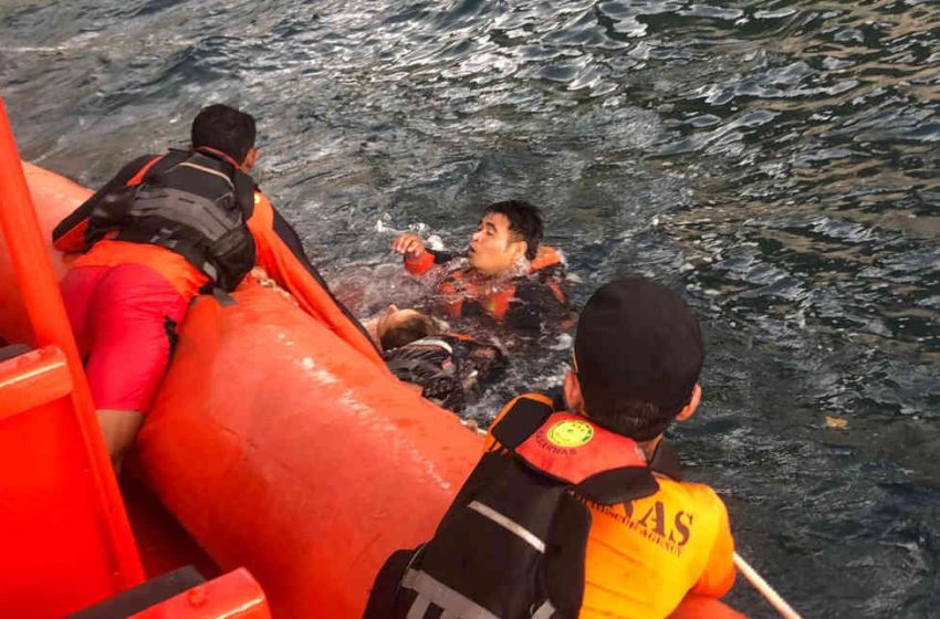  Basarnas Evakuasi WNA Rusia Tergulung Ombak di Pantai Kelingking