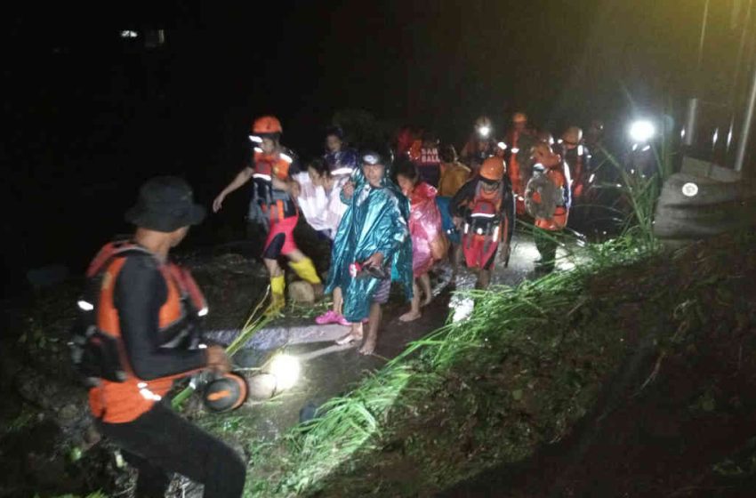  Terjebak di tempat Glamping di Desa Muncan, 6 Pengunjung Dievakuasi saat Cuaca Ekstrem