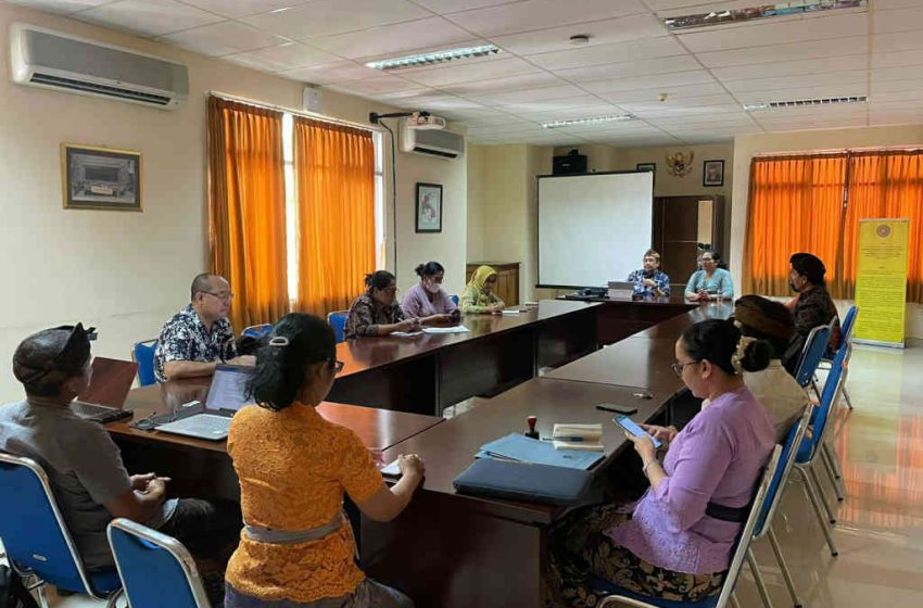  Organisasi Riset Arkeologi Bahasa dan Sastra BRIN Berikan Sosialisasi di FIB Unud