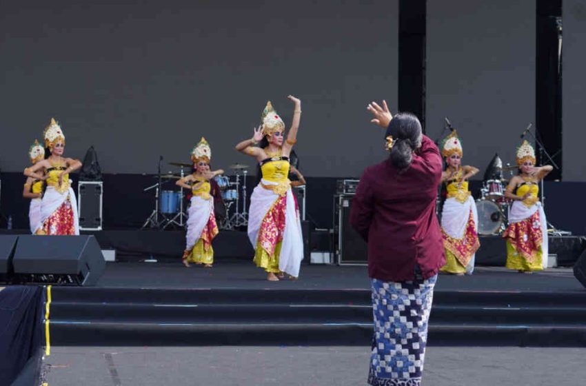  Dinsos Berdayakan Penyandang Disabilitas, Melalui Pentas Tari dan Menyanyi Meriahkan HUT Mangupura