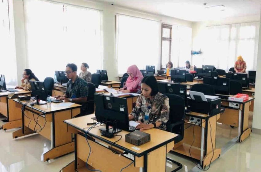  13 Pustakawan UPT Perpustakaan Universitas Udayana Ikuti Sertifikasi Kompetensi Pustakawan