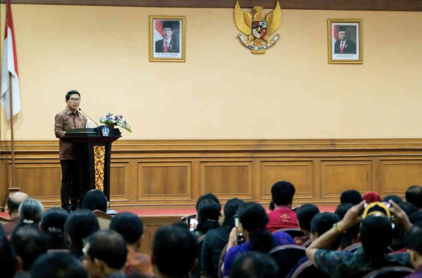  Sekda Adi Arnawa Buka FGD Pendidikan Anti Korupsi