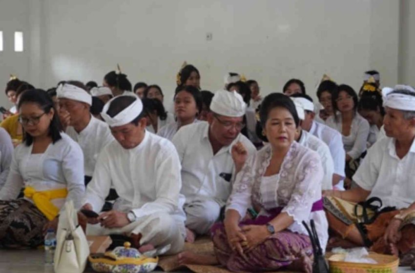  Perayaan Hari Raya Suci Saraswati di FIB Unud