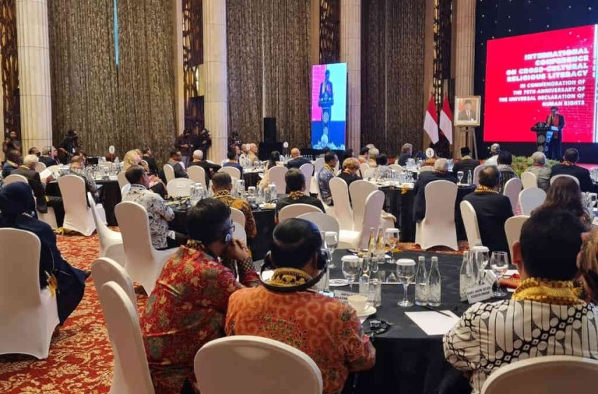  Menkumham Tekankan Pentingnya Literasi Keagamaan Lintas Budaya