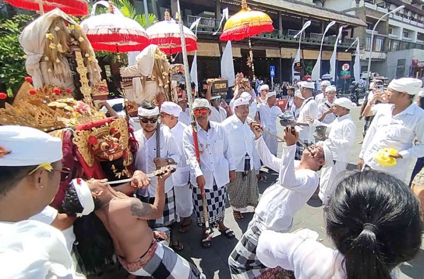  Desa Adat Kuta Gelar Prosesi Nangluk Merana, Mohon Dijauhkan dari Wabah dan Bencana