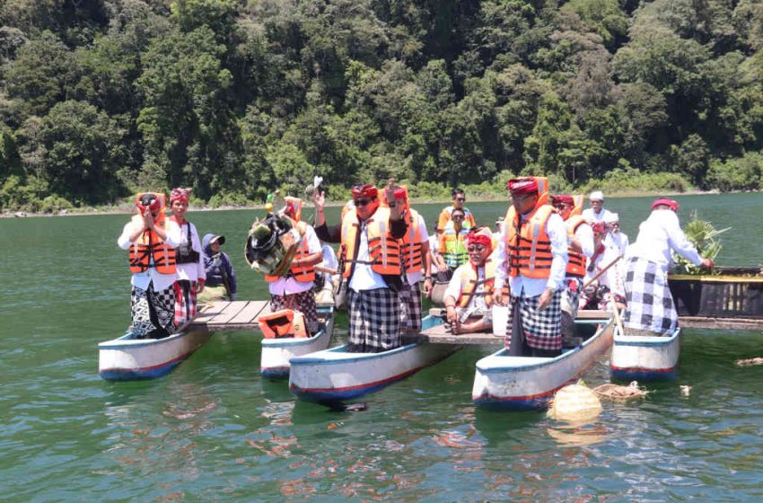  Eedan Karya di Kantor Bupati Tabanan, Bupati Sanjaya Mulang Pekelem di Danau Tamblingan