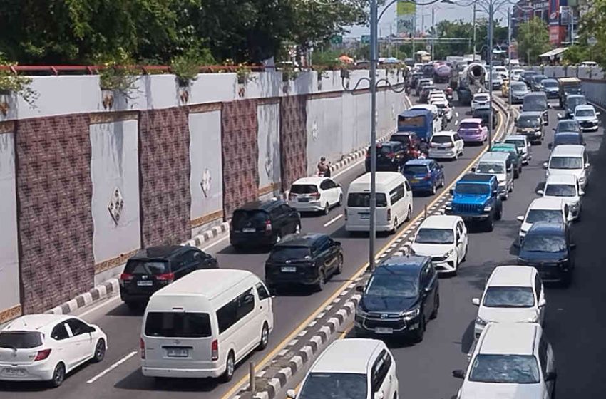  Ruas Jalan di Badung Padat Kendaraan saat Libur Nataru