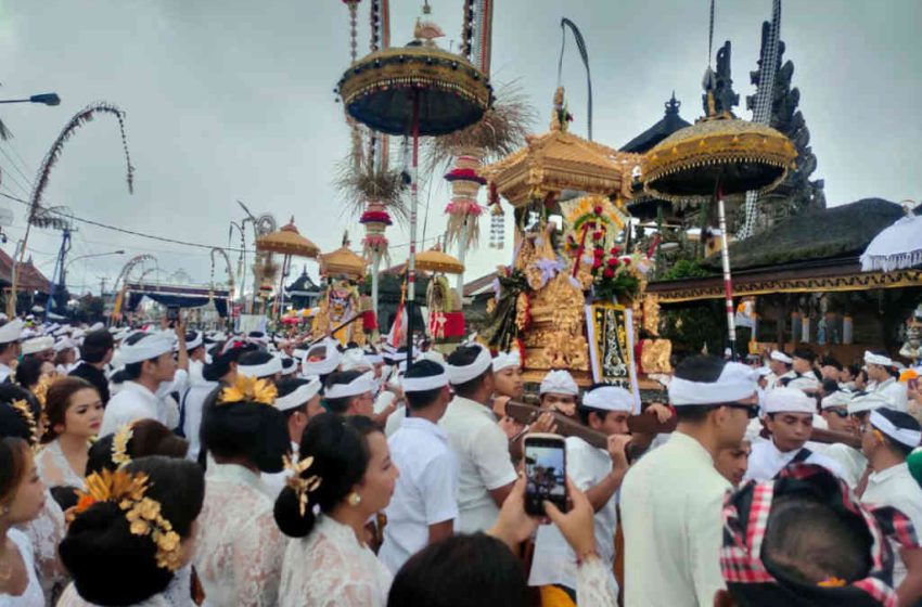  Pepada Agung dan Puncak Pujawali Ngusaba di Pura Ulun Danu Batur Diikuti Ribuan Umat