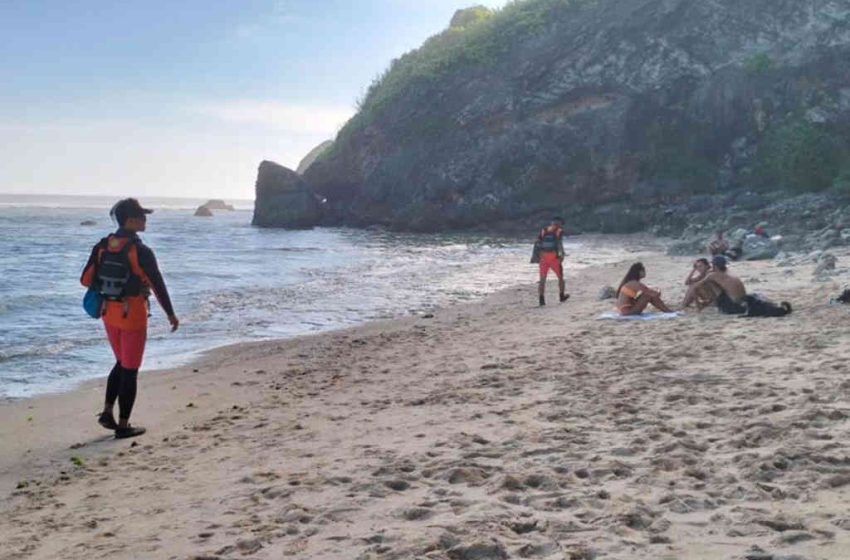  Mandi di Pantai Nyang-nyang, Buruh Bangunan Terseret Arus dan Hilang