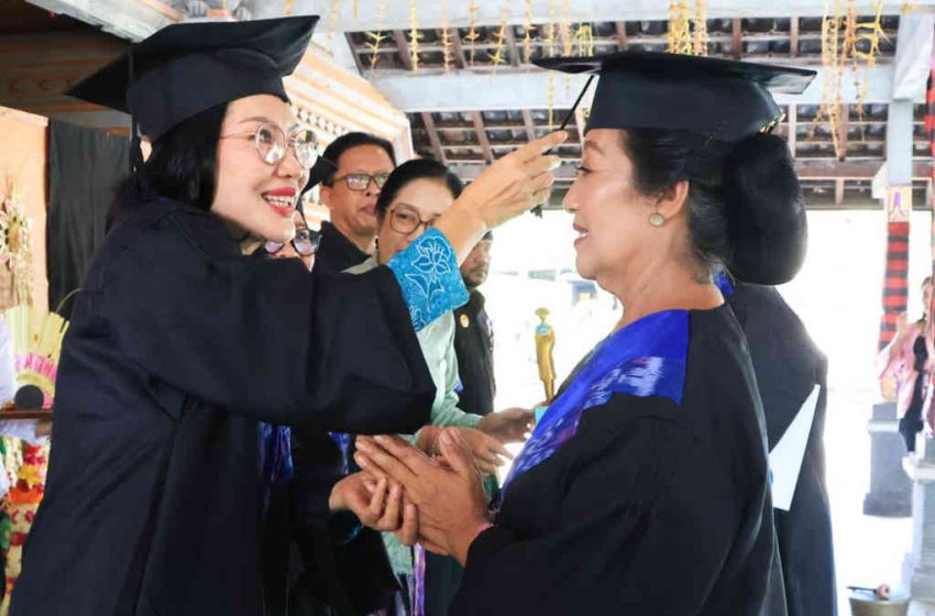  Wisuda Lansia Diapresiasi Pj. Ketua TP PKK Bali, Terus Menjadi Insan Mandiri dan Produktif