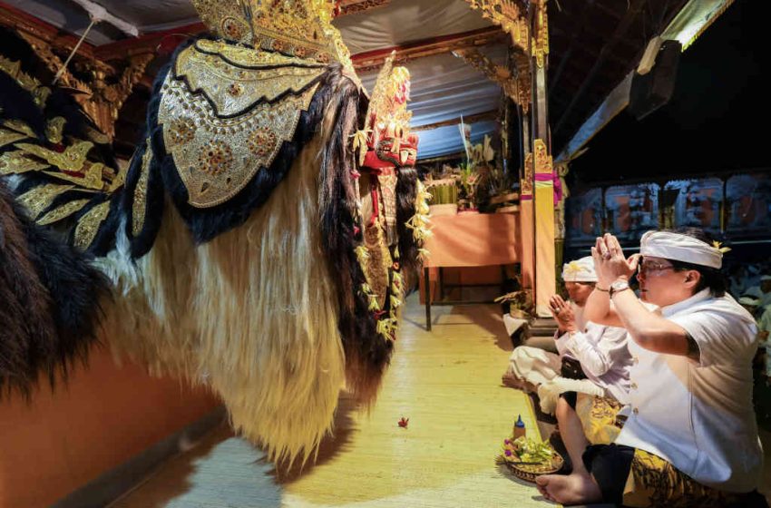  Bupati Giri Prasta Hadiri Upacara Melaspas Tapakan Pura Penataran Agung Sekarmukti Pundung