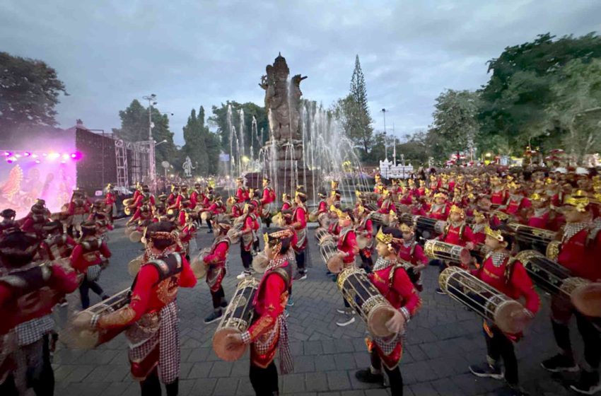  Inagurasi Kolosal “Surya Candra” Buka Denpasar Festival ke-17